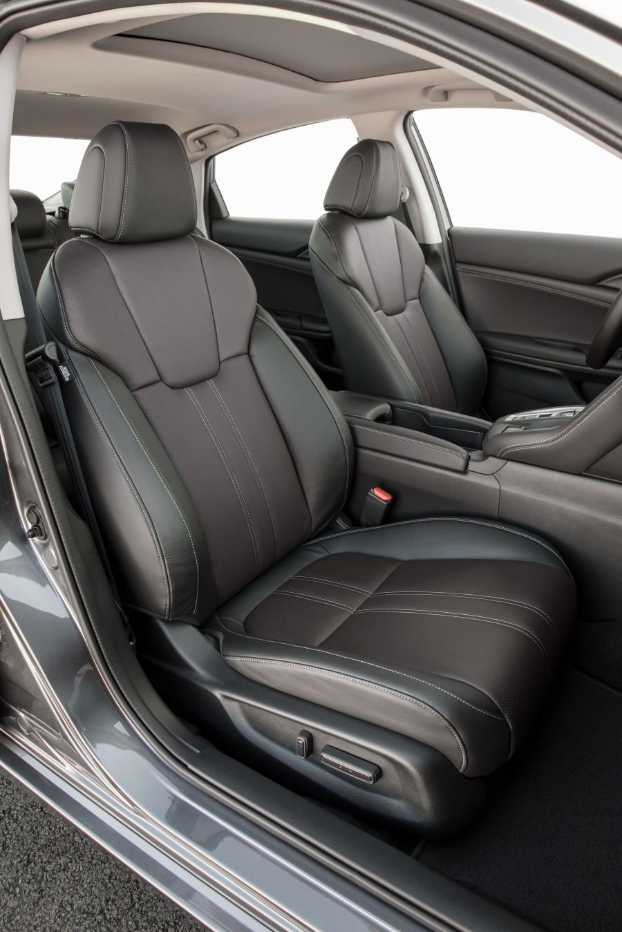Интерьер Honda Insight 2018 года  (NA) (фото 19 из 62)